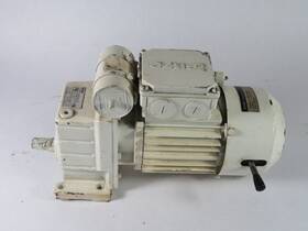 Meeba2m063-32 Lenze Motor 0.18kw 1660rpm 450v Tefc 1ph 3.20a 50hz C/w Helical Gearbox Used